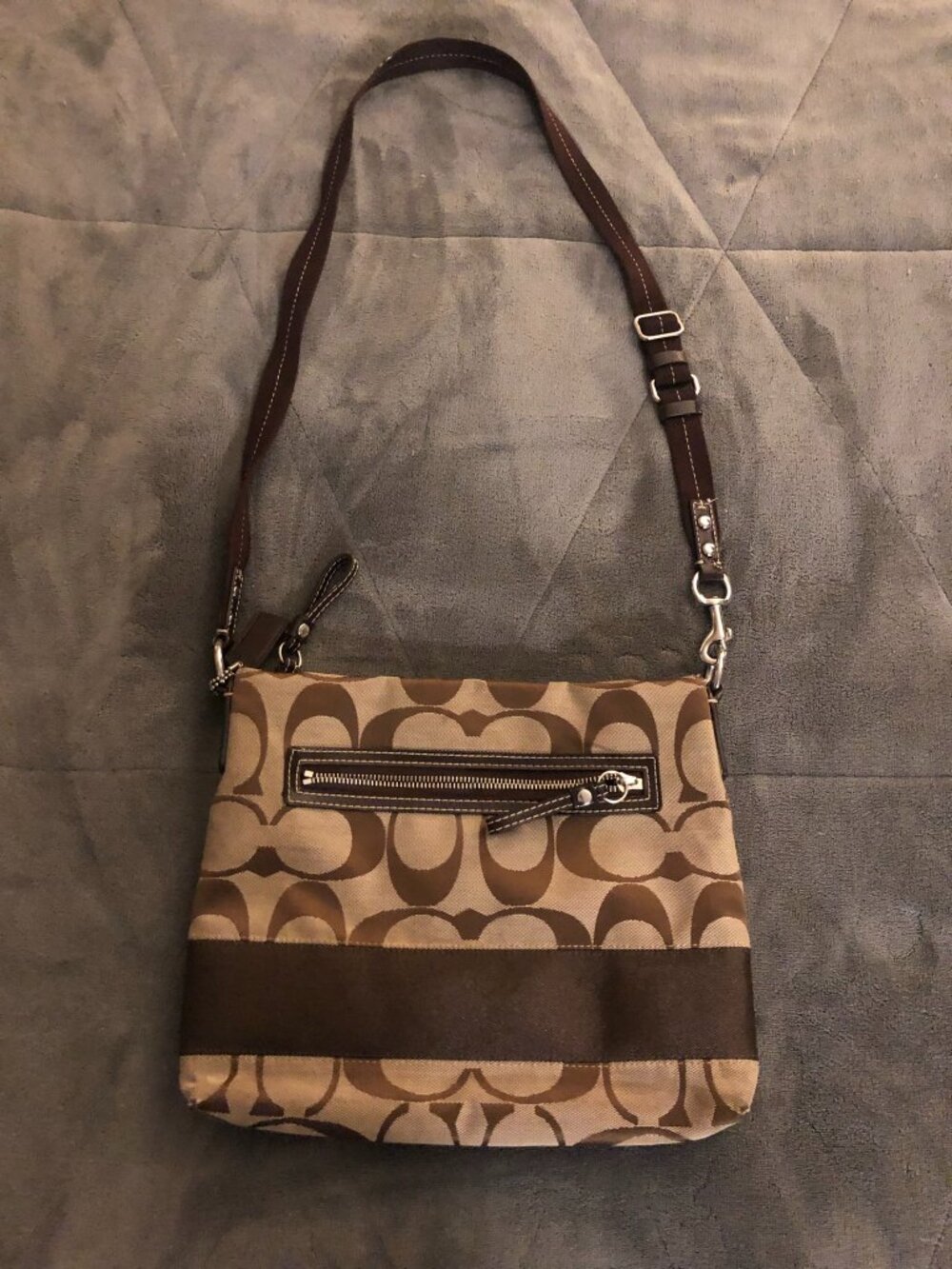 Coach Cross-Bag; Tan; Adjustable Strap; Like New Condition; Cute & Practical